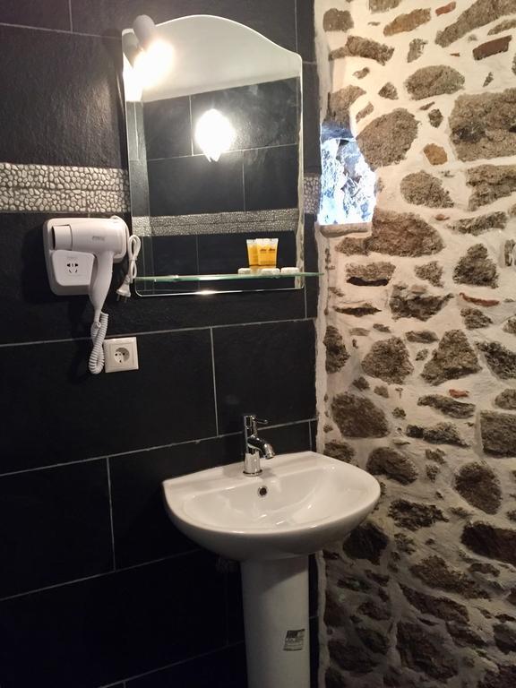 Rodakas Kontias Exteriör bild